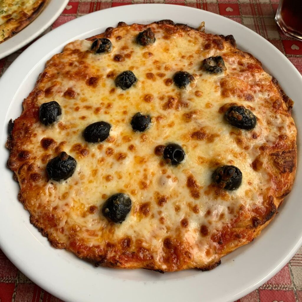 Margherita pizza with black olives